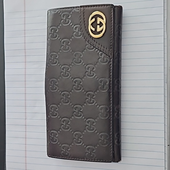 Gucci Handbags - Gucci long wallet